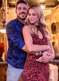 May 24, 2021 · paolla oliveira se juntou hoje ao grupo de famosos que criticaram o ato público feito pelo presidente jair bolsonaro (sem partido) que causou aglomeração ontem no rio de janeiro. Marco Pigossi And Paolla Oliveira Photos News And Videos Trivia And Quotes Famousfix