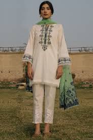 White Ladies Shalwar Kameez - Latest White Dresses Trends Shalwar ...