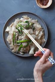 Siam road char kuey teow of penang has ranked. Easy Pek Cha Kwetiau Kwetiau Goreng Polos Plain Char Kway Teow What To Cook Today