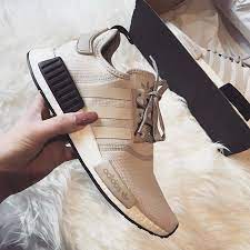 Free shipping options & 60 day returns at the official adidas online store. Adidas Originals Nmd R1 Hellbraun Hellbraun Off White Foto Kathrin Sof Frauen Schuhe Mode Adidas Originals Nmd Trending Shoes Nursing Shoes