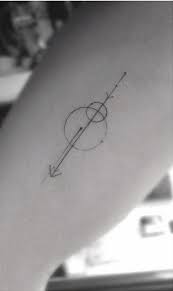 Curious about cool simple tattoos and need some ideas? 10 Beautiful Minimalist And Tiny Tattoos From Geometric Shapes To Linear Patterns Geometric Tattoo Tasteful Tattoos Tattoos