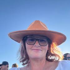 Has anyone here used a GLP-1 to lose weight? I am interested, but I'm not  totally sure any advice would be helpful. 🩷