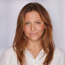 Maxine Rosen's Instagram, Twitter & Facebook