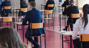 Matura 2026: matematyka na 2 miejscu. Maturzyści chętniej wybierają inny przedmiot