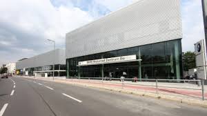 Hauptstadt, weltstadt, inbegriff des zeitgeistes. Motorrad Zentrum