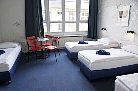Auch den zoologischen garten (zoo) mit aquarium sind fußläufig erreichbar. Hotel Transit Zimmer