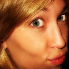 Laurie Mandichak (@lauriemandichak)