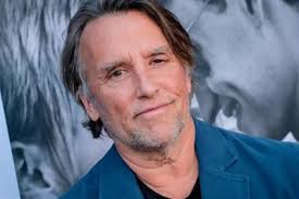 Egypt's Omar El-Zohairi's debut 'Feathers' wins Grand Prize at Cannes'  Critics Week