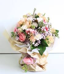 Pearsons Florist Australia How To Wrap Flowers Flower Arrangements Flowers Roses Bouquet