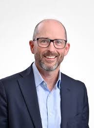 Richard Batten's Instagram, Twitter & Facebook