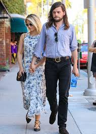 Winston marshall and dianna agron made the difficult decision to go their separate ways after three years of marriage. Dianna Agron And Winston Marshall Are Married And You Re Going To Die Over The Bride S Super Unique Wedding Dress