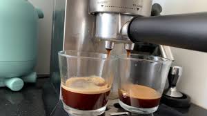 As such, the ec680 has an unique look and is available in black, red and stainless steel colors. Lekkende Delonghi Ec 685 Leaking Delonghi Ec 685 Youtube
