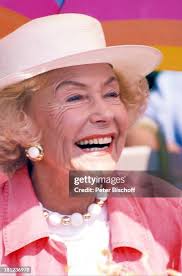 139 Carola Höhn Photos & High Res Pictures