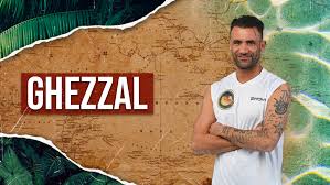 Ghezzal, kariyerine fransa'da birkaç küçük lig kulüplerinde başladıktan sonra 2005 yılında i̇talya'ya taşındı crotone 'e katılmak için. Abdelkader Ghezzal Naufraghi Isola Dei Famosi 2019