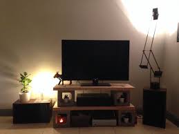 Meuble Tv Avec Parpaings Et Planche De Bois Diy Idees Pour La Maison Idee Deco Deco