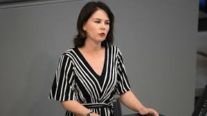 Die grünen reagieren heftig auf plagiatsvorwürfe gegen annalena baerbock. Annalena Baerbock Grunen Chefin Fordert Harten Kurs Merkels Gegenuber China Wegen Hongkong