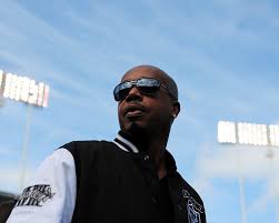 As of january 2020, mc hammer's estimated net worth is $1.7 million. M C Hammer Fan Club Posts Facebook