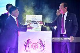 Berikut adalah intipati mappa sidang media yang memberikan banyak manfaat dan related : Semak Kenaikan Gaji Penjawat Awam Lima Tahun Sekali