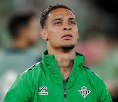 It's safe to say that Antony has found a new home. Isco: "We need to do  crowdfunding to bring Antony in." Antony has surprised us all; the team has  changed a lot