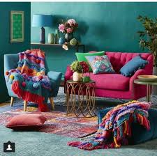 prachtige kleurrijke accessoires voor een bijzondere bohemian woonkamer look b boho chic living room decor living room decor inspiration boho chic living room