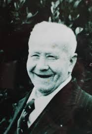 Boy, does this building have some history to it! In 1863, this was where my  x3 great grandfather, William Arnott baked bread, biscuits, cakes and  pastries alongside his brother David. David, also