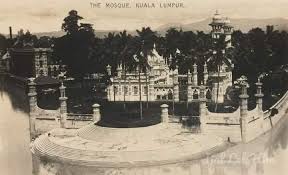 It is located at the confluence of the klang and gombak river and may be accessed via jalan tun perak. Amazing Masjid Jamek Sultan Abdul Samad Kuala Lumpur Facebook