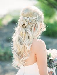 Perfect Long Blonde Curls Bridal Hair Fit For A Princess Diamond Headban Braided Hairstyles For Wedding Bride Hairstyles Wedding Hairstyles Half Up Half Down