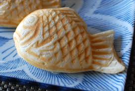 Taiyaki (Japanese fish-shaped pancake with sweet red bean or custard  filling) | The 350 Degree Oven