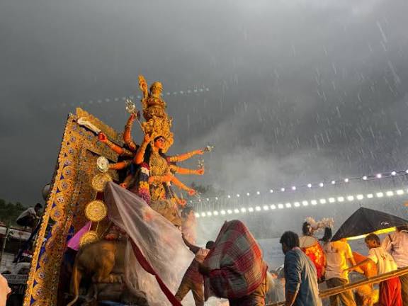 durga puja carnival 2025 kolkata red road south 24 parganas participation clubs celebrities grand celebration