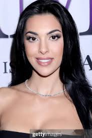 Biography author matching "amy" (Sorted by A-Z Ascending)