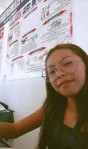 My mother is beautiful like a flower. 🌸😊