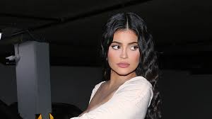 3 tips & products for perfect mermaid waves. Kylie Jenner S Mermaid Waves Are Here To Remind You It S Still Summer Vogue