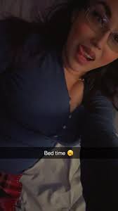 Pretty cute smile and independent woman very gorgeous