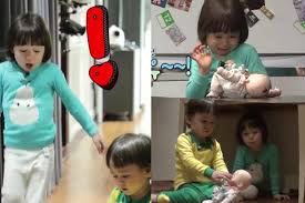 In a world without superman, steel, cyborg superman, superboy and the eradicator emerge, eaching claiming to be the ulitmate hero. William Is Adorably Spooked By Seemingly Paranormal Doll On The Return Of Superman K Drama Amino