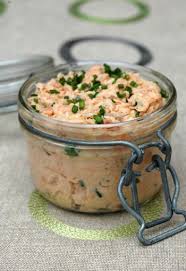 Rillettes Aux 2 Saumons Pour 8 A 10 Personnes 750 G De Saumon Frais 125 G De Saumon Fume Le Zeste D Un Citron Le Jus D Un Recettes De Cuisine Recette Cuisine
