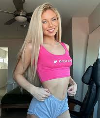 INTERVIEW: Venus Valencia Cosmic and Raw Sexual MILF Energy (NSFW)