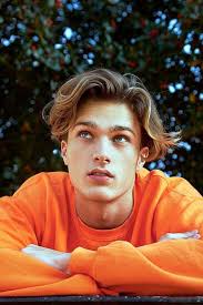 How to wear a curtain haircut today? The Curtains Hairstyle