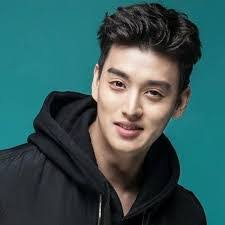 Eli Kim's Instagram, Twitter & Facebook