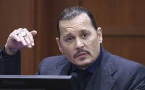 Johnny Depp không muốn trả 2 triệu USD cho Amber Heard