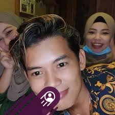 Korang ada horn telolet? Jangan buat malu tuan-tuan, kita tak boleh kalah  oleh lady trucker 😂 Kredit : Nuwien Sofea