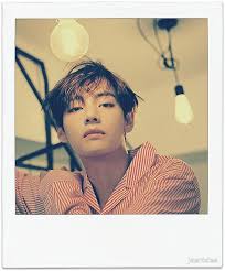 Conexión polaroid snap touch bluetooth, para poder imprimir fotografías desde tu la calidad de las fotos es mucho mejor al de otras cámaras del mismo tipo y el resultado es excelente en imágenes con una iluminación adecuada. 81 Ideas De Polaroid De Bts Bts Polaroid Fotos Polaroid