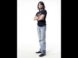 Satu yang aku rindukan ,, aku ingin mendapatkan rahmat mu. Cuba Faizal Tahir Youtube