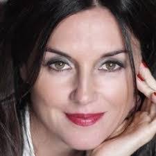 Lisa Zane's Instagram, Twitter & Facebook