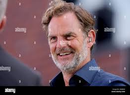 Dennis Ronald's Instagram, Twitter & Facebook