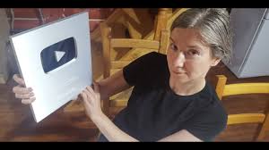 Но посвященные политике лекции екатерины шульман на ютубе набирают сотни тысяч шульман — доцент российской академии народного хозяйства и государственной службы. Ekaterina Shulman Kto Eto Biografiya Muzh V Molodosti Vypuski Na Yutube Status Na Eho Moskvy Foto