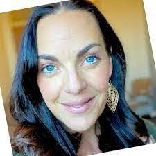 Alicia Rosales's Instagram, Twitter & Facebook