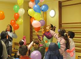 Juegos con globos para educacion fisica. La Lluvia No Desluce La Fiesta De Los Juegos Populares De Nexojoven Periodico Viva Sigue Todas Las Noticias De Andalucia
