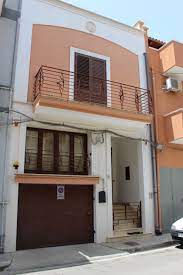 Asta appartamento a francavilla fontana (br) b1962900 francavilla fontana (br) corso giuseppe garibaldi 44/e piena proprietà dell'abitazione sita a francavilla fontana al corso garibaldi civ.44/e, piano primo di superficie commerciale di mq.224 composto di 7 vanipossibilita' di mutuo al 100%per maggiori informazioni puoi contattare il nostro referente di zonacell. Francavilla Fontana Casa Indipendente A Pochi Passi Dal Viale Lilla Royal Immobiliare Di Fabio Sternativo