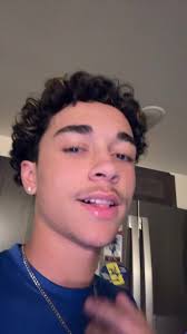 Explora el Mundo de Shane a Través de XYZBCA