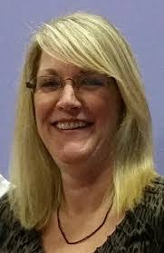 Dee Gilliland's Instagram, Twitter & Facebook